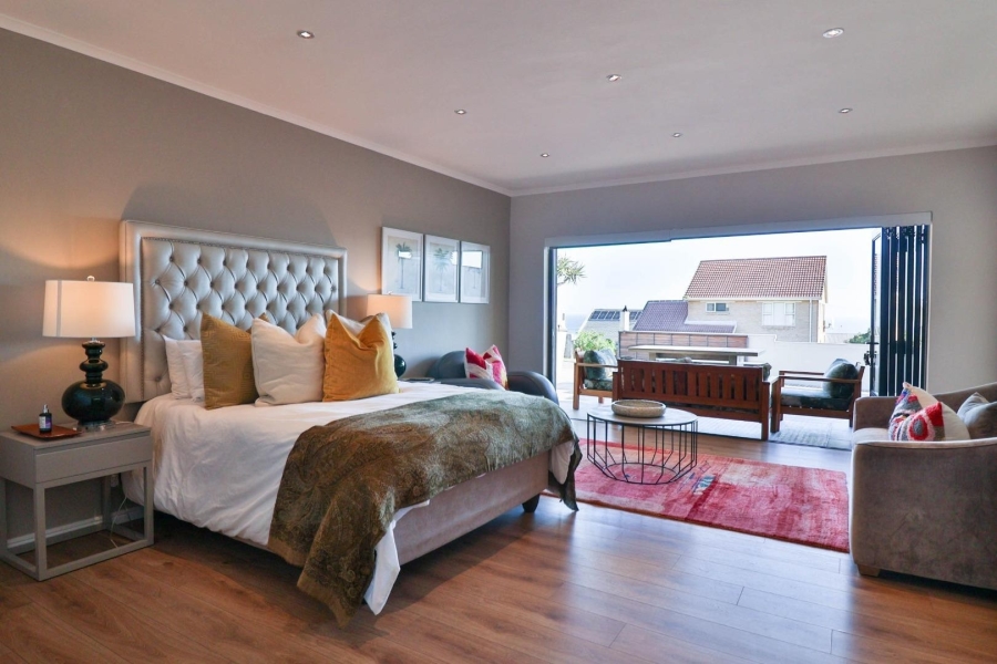 5 Bedroom Property for Sale in De Kelders Western Cape